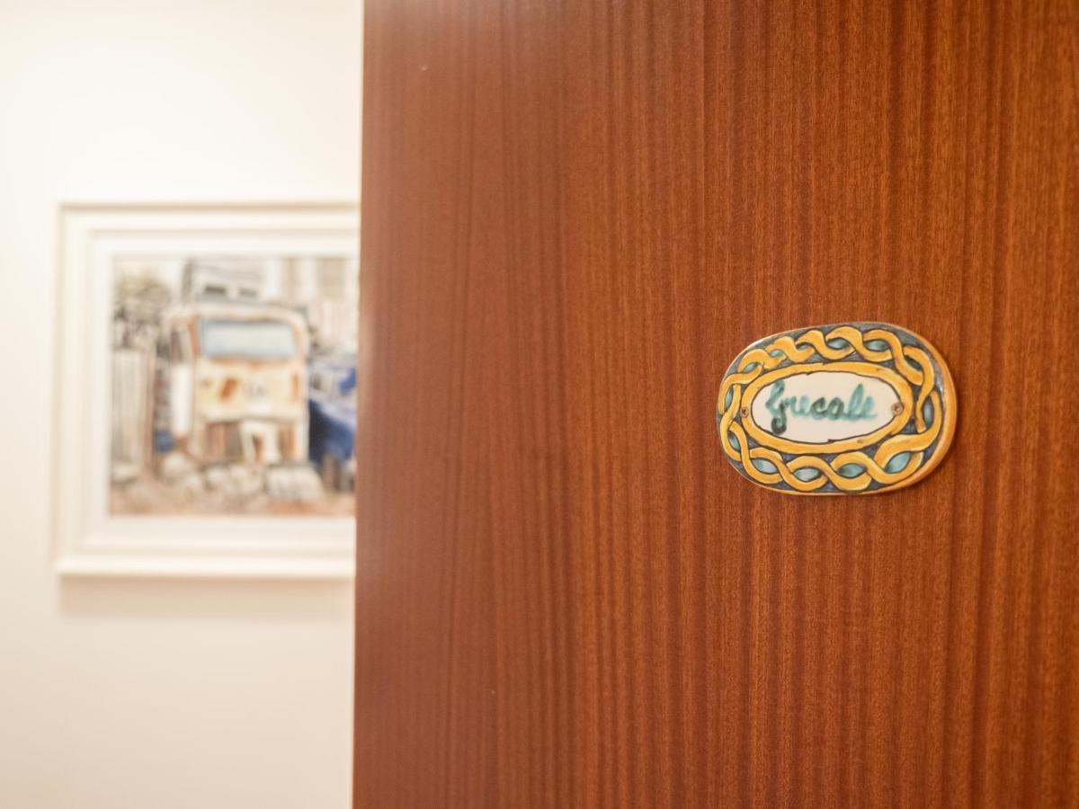 Kalamarina Rooms Palermo Exteriör bild